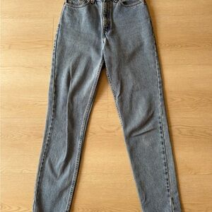 Levi's Women's Straight Leg Jeans in Classic Gray